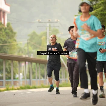 Runner Photo 8254002