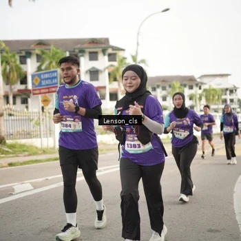 Runner Photo 8254003