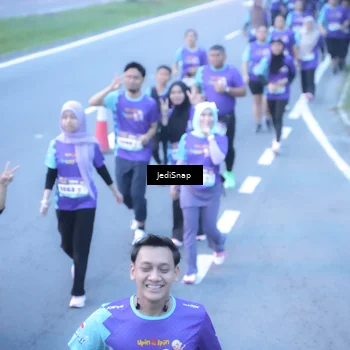 Runner Photo 8254050