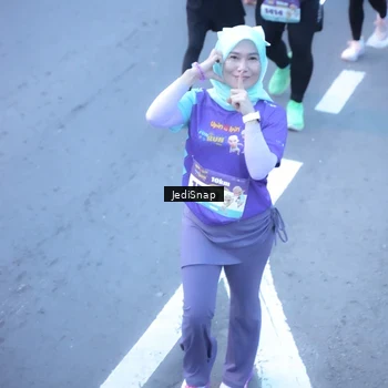 Runner Photo 8254241