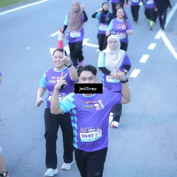 Runner Photo 8254374