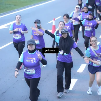 Runner Photo 8254811