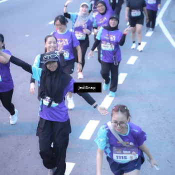 Runner Photo 8254859