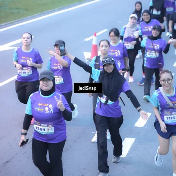 Runner Photo 8254923