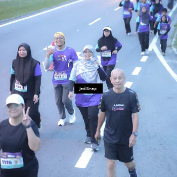 Runner Photo 8255077