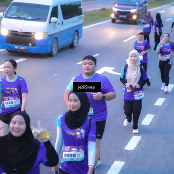 Runner Photo 8255911