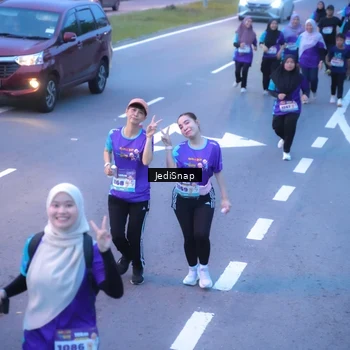 Runner Photo 8256022