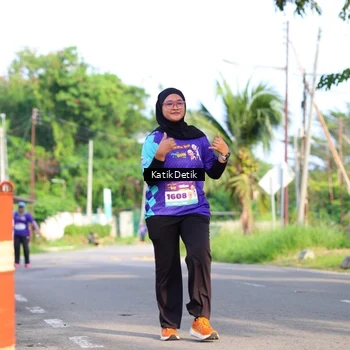 Runner Photo 8256100