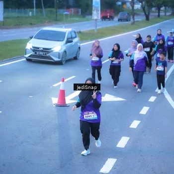 Runner Photo 8256103