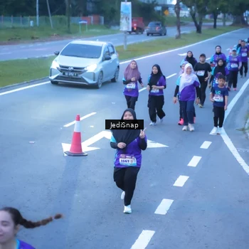 Runner Photo 8256119