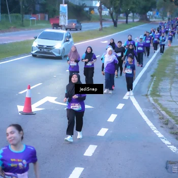 Runner Photo 8256323