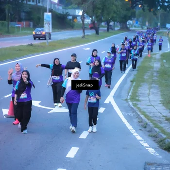 Runner Photo 8256354