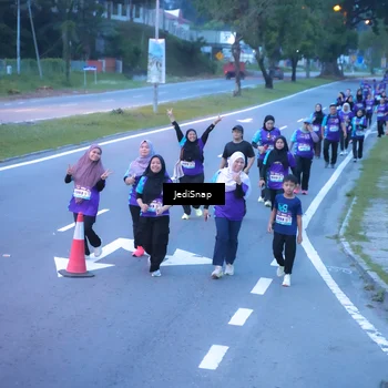 Runner Photo 8256379