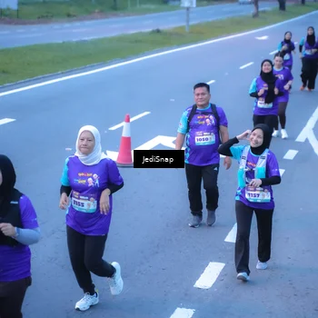 Runner Photo 8257355