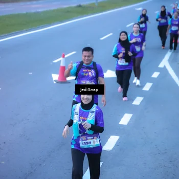 Runner Photo 8257377