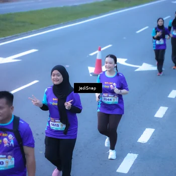 Runner Photo 8257504