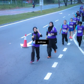 Runner Photo 8257573