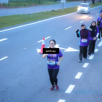 Runner Photo 8258037