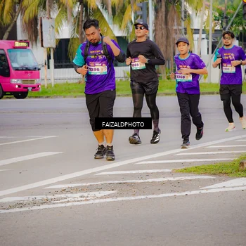Runner Photo 8258113