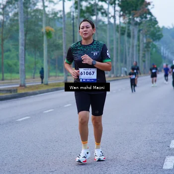 Runner Photo 8258202