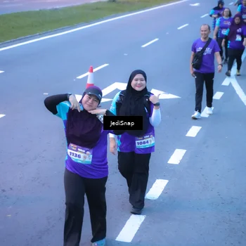 Runner Photo 8258242