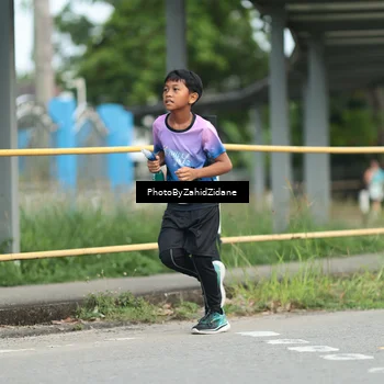 Runner Photo 8258300