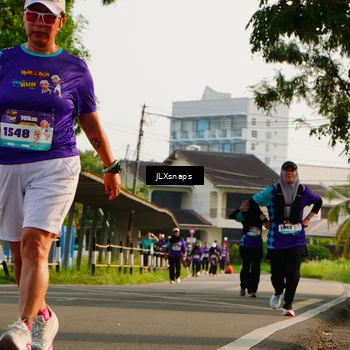 Runner Photo 8258341