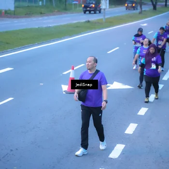 Runner Photo 8258381