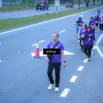 Runner Photo 8258396