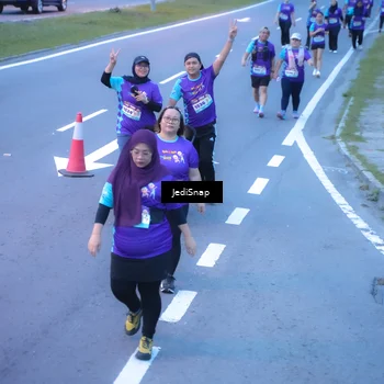 Runner Photo 8258516