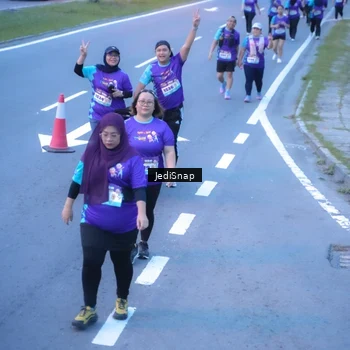 Runner Photo 8258571