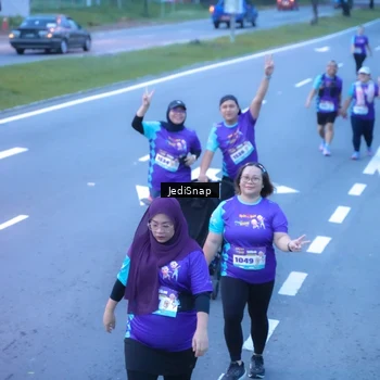 Runner Photo 8258588