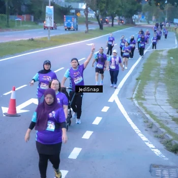 Runner Photo 8258695