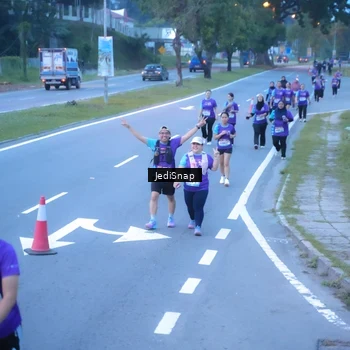 Runner Photo 8258745