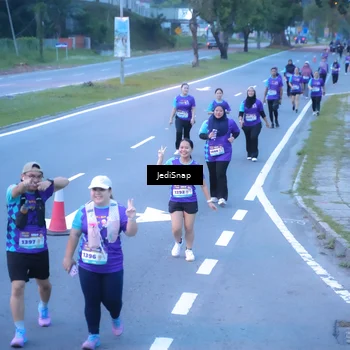 Runner Photo 8258873