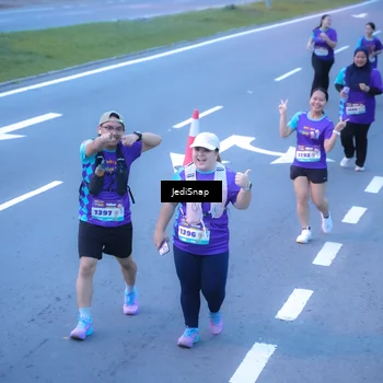 Runner Photo 8258883