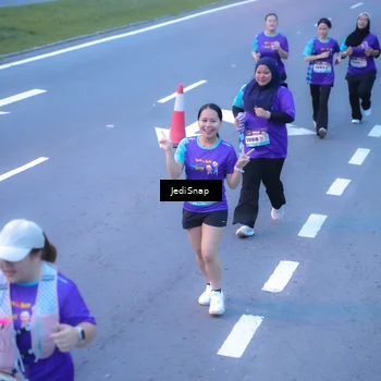 Runner Photo 8258955
