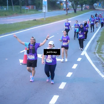 Runner Photo 8258975