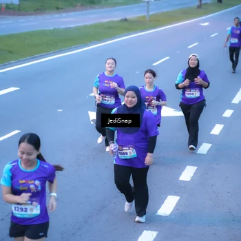 Runner Photo 8259009