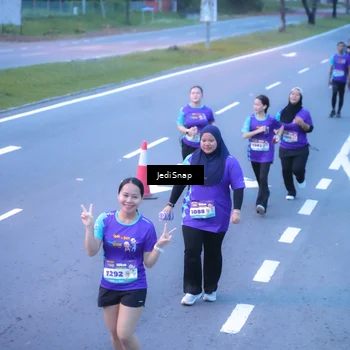 Runner Photo 8259013