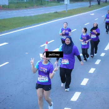 Runner Photo 8259057