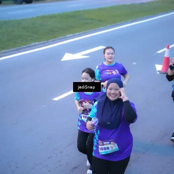 Runner Photo 8259072