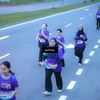 Runner Photo 8259075