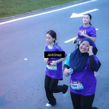 Runner Photo 8259102