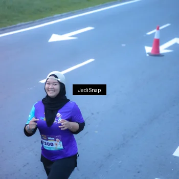 Runner Photo 8259119