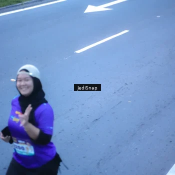 Runner Photo 8259171