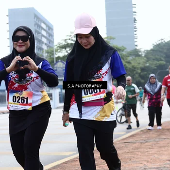 Runner Photo 8260059