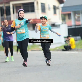 Runner Photo 8260400