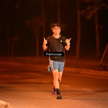 Runner Photo 8261000