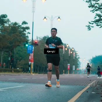 Runner Photo 8263049